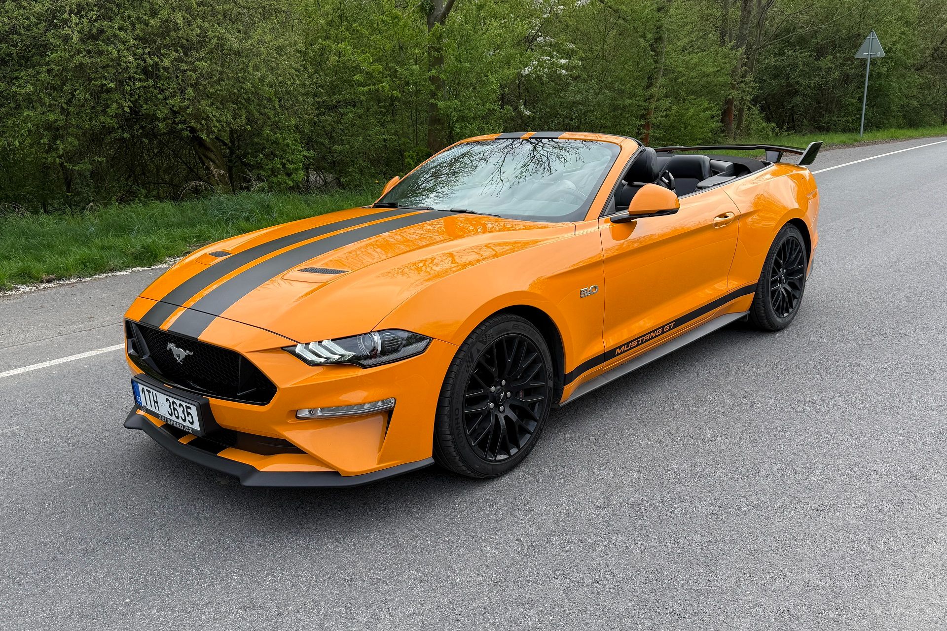 Ford Mustang GT 5.0 V8 Cabrio Orange